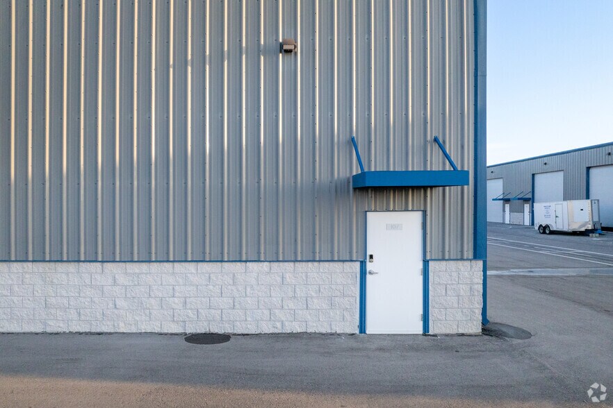 More Photos Of 16291 Innovation Lane, Fort Myers Self Storage For Sale