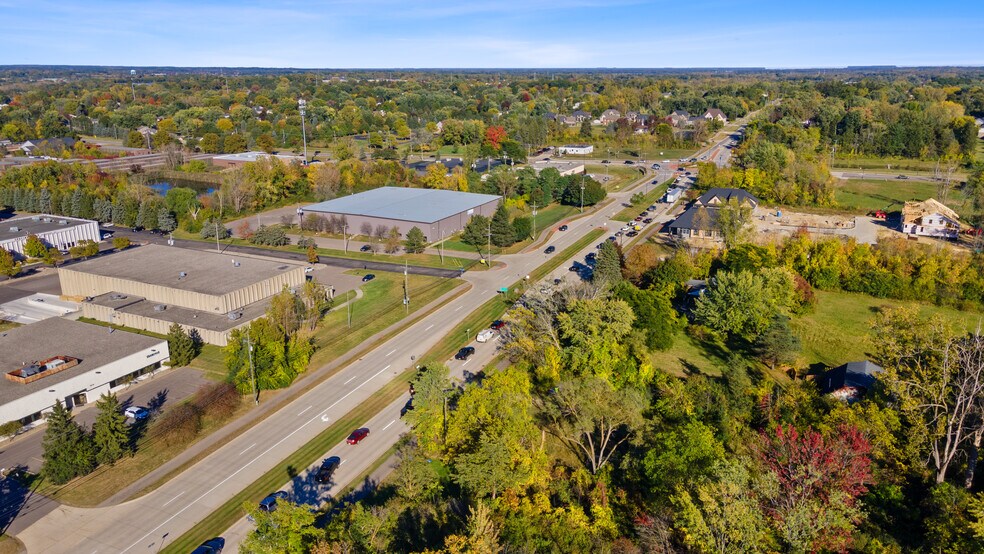 More Photos Of 1250 W Hamlin Rd, Rochester Hills Warehouse For Sale