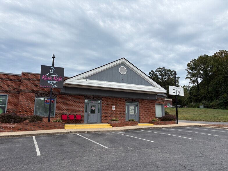 More Photos Of 435 Dolley Madison Rd, Greensboro Freestanding For Lease