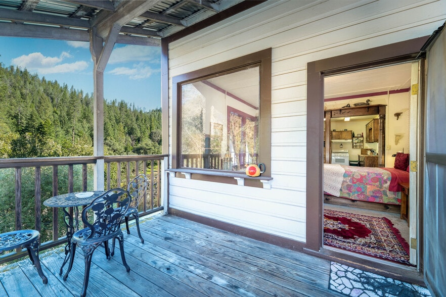 More Photos Of 15432 Washington Rd, Washington Storefront Retail Residential For Sale