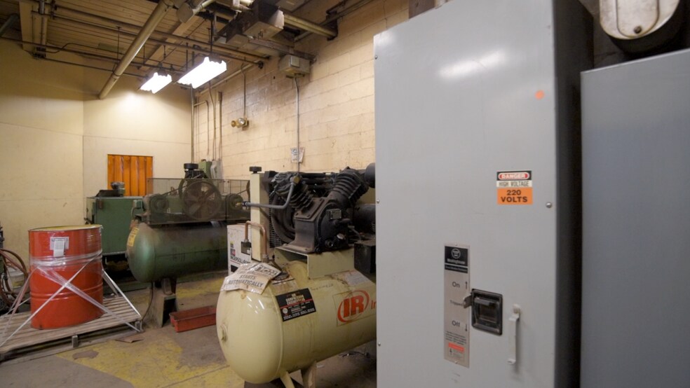 More Photos Of 135 Apremont Way, Westfield Warehouse For Sale