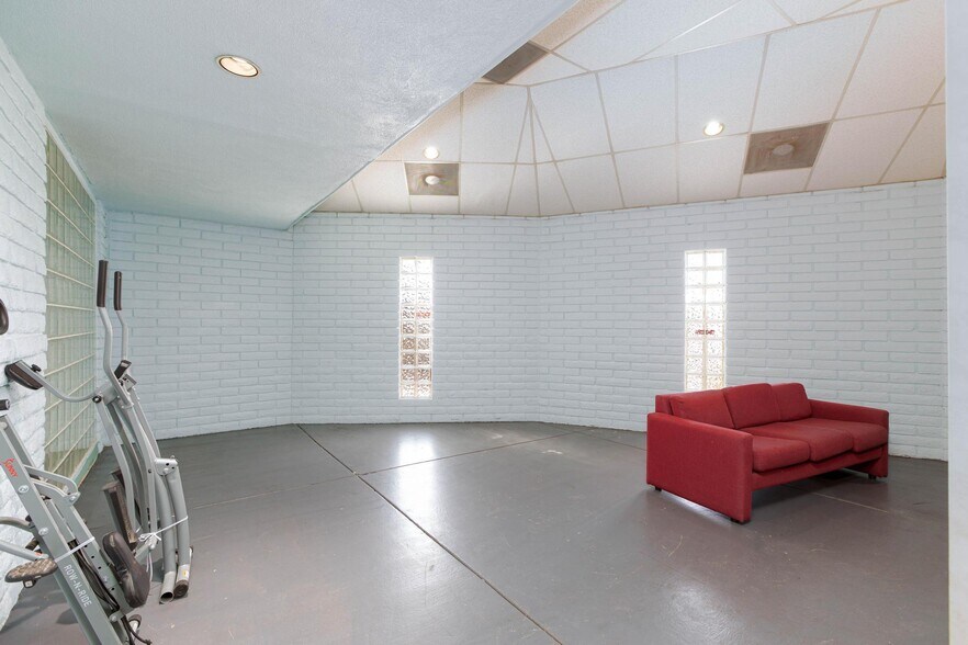 More Photos Of 872 E Sahara Ave, Las Vegas Medical For Lease