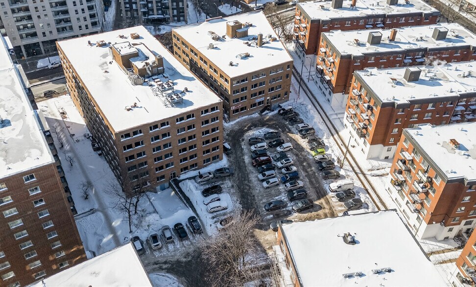 More Photos Of , Montréal Office For Sale