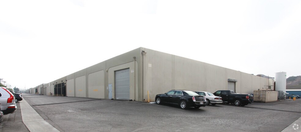 More Photos Of 12878-12926 Pierce St, Pacoima Warehouse For Lease