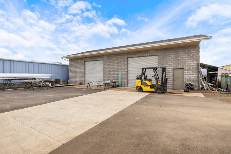 More Photos Of 802 E Vilas Rd, Medford Light Manufacturing For Sale