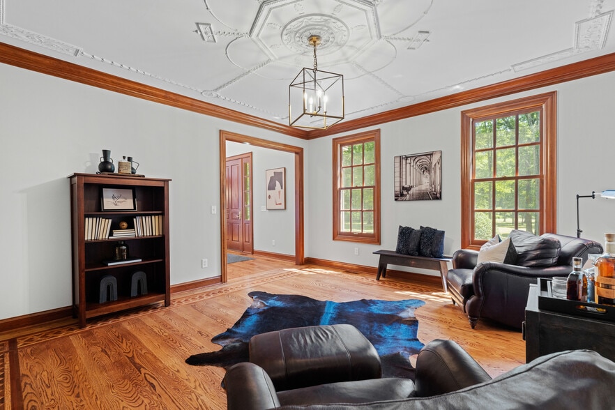 More Photos Of 5455 Plantation Rd, Sunbury Lodge Meeting Hall For Sale