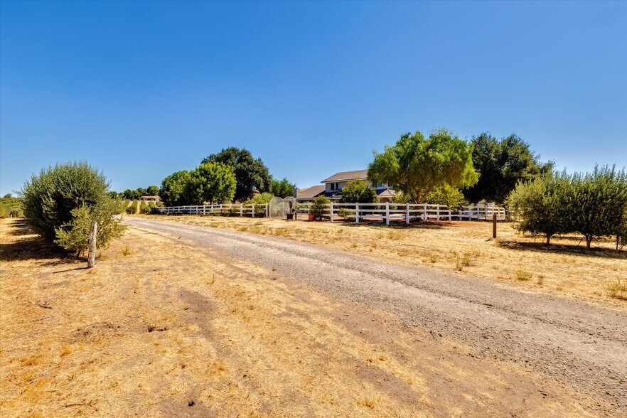 More Photos Of 5055 Rancho La Loma Linda Dr, Paso Robles Specialty For Sale