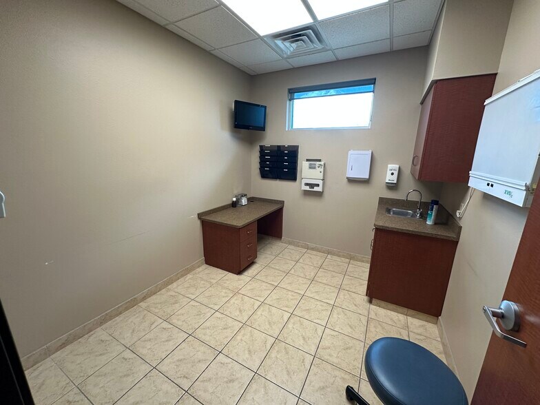 More Photos Of 2601 Scripture St, Denton Medical For Lease
