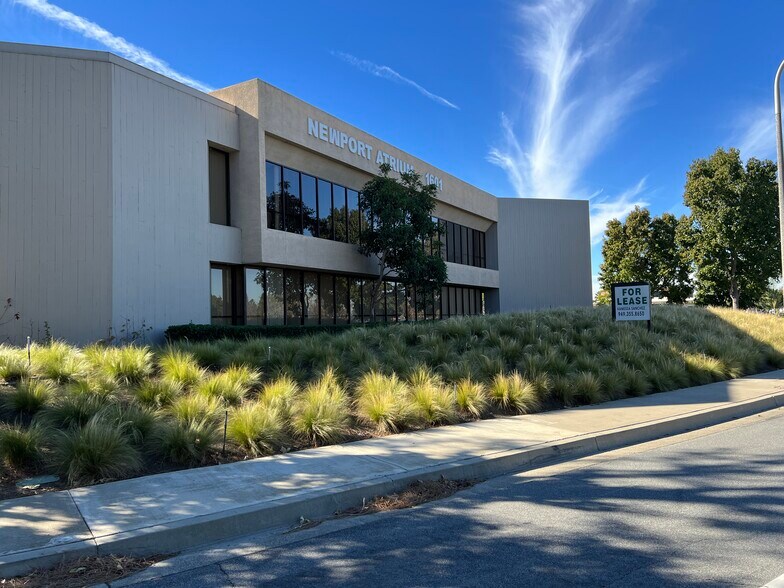 More Photos Of 1601 Dove St, Newport Beach Medical For Lease