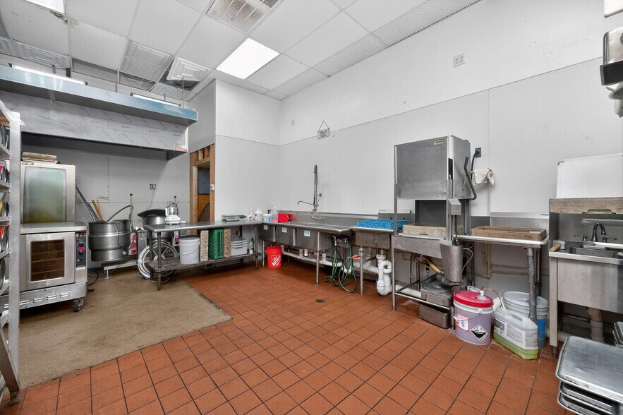 More Photos Of 23064 Harbor View Rd, Port Charlotte Warehouse For Sale