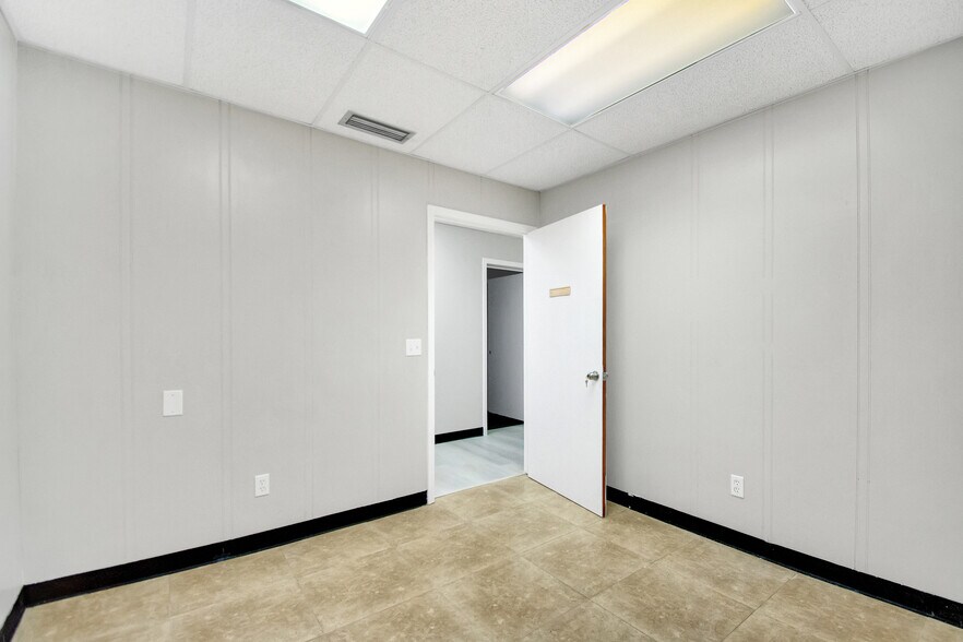 More Photos Of 5858 St Augustine Rd, Jacksonville Freestanding For Lease