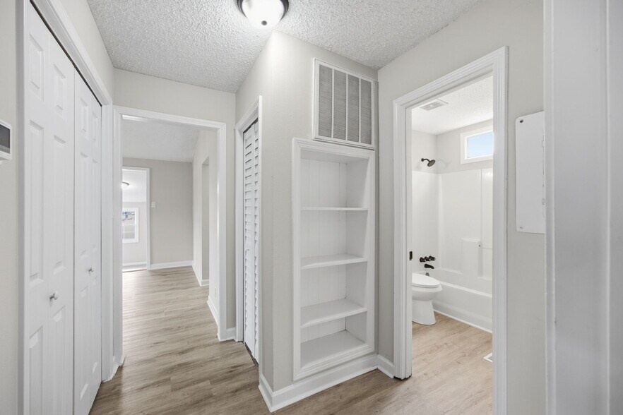 More Photos Of 1651 Donna Lynn Dr, Smyrna Office For Sale