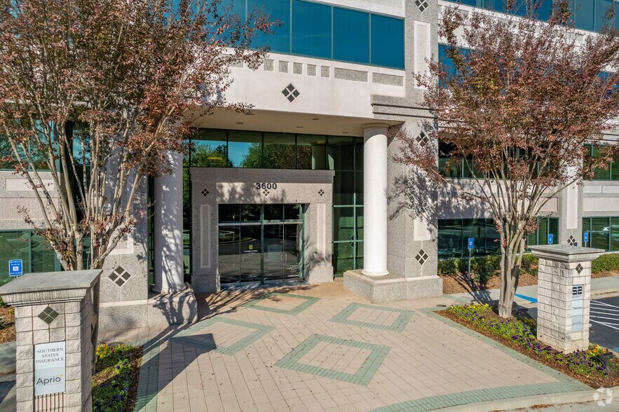 More Photos Of 3600 Mansell Rd, Alpharetta Office For Lease