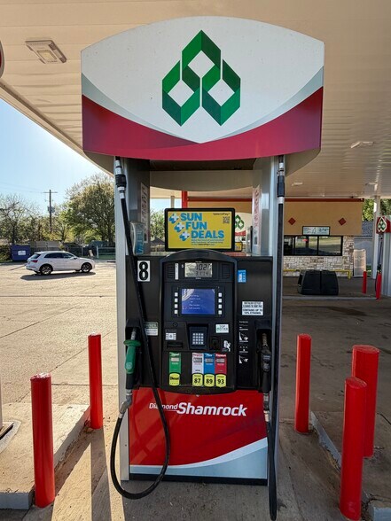 More Photos Of 1515 S Mobberly Ave, Longview Service Station For Sale