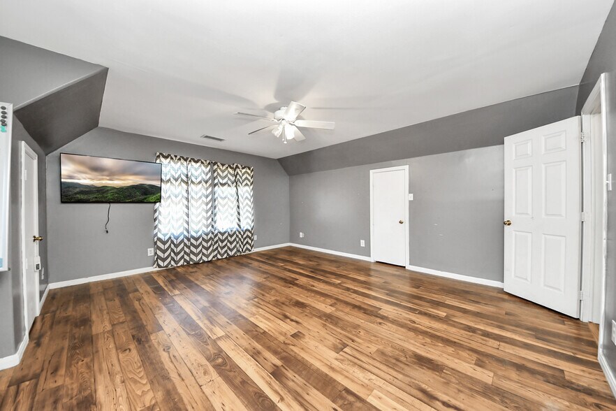 More Photos Of 17188 Highway 321, Dayton Specialty For Sale