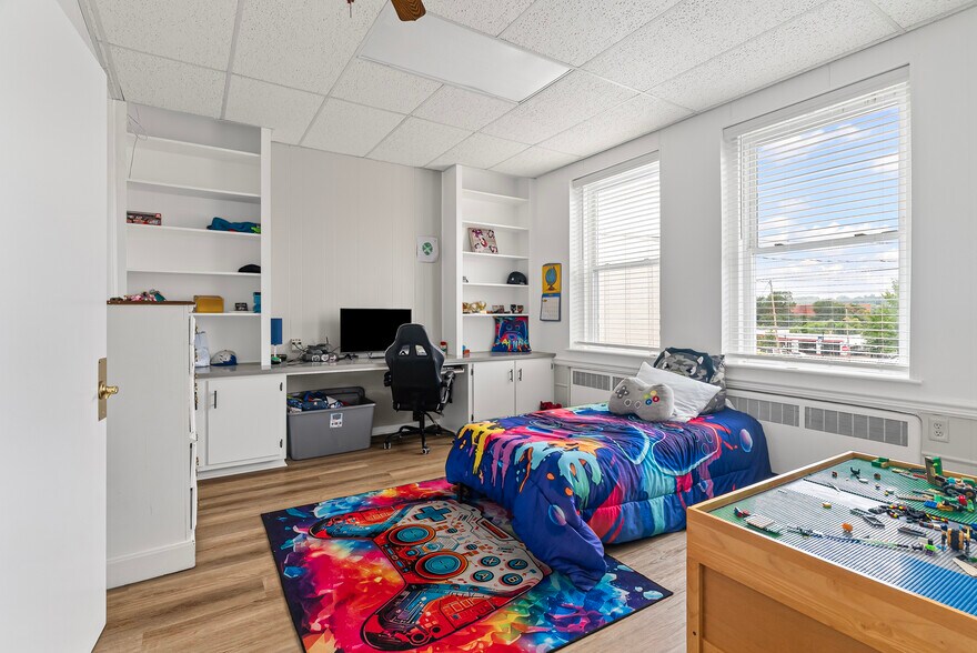 More Photos Of 525 7th St, Altavista Office For Sale