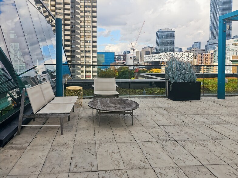 More Photos Of 180 John St, Toronto Coworking Space