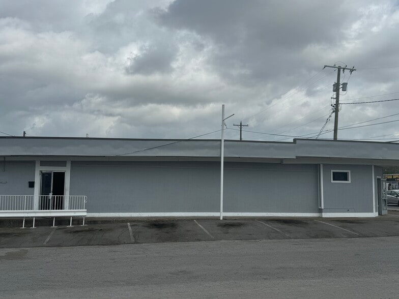 More Photos Of 3715 Rossville Blvd, Chattanooga Bar For Sale