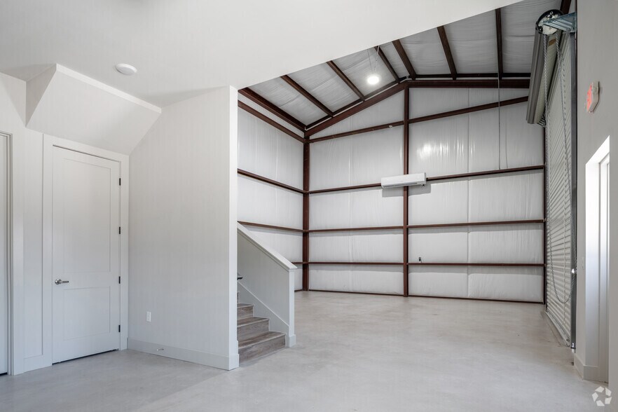 Primary Photo Of 15210 Fitzhugh Rd, Austin Distribution For Lease