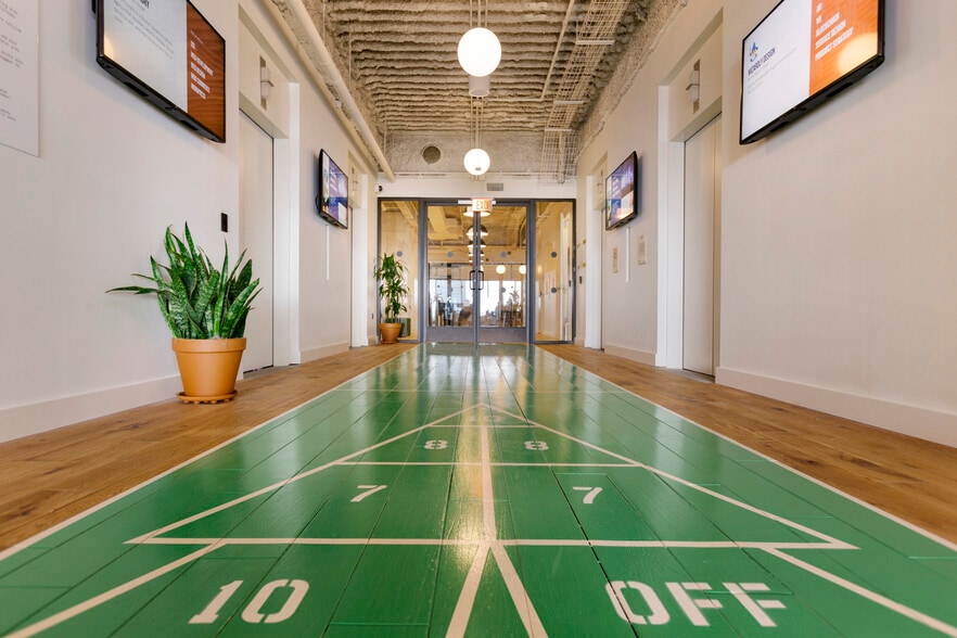 More Photos Of 1 Beacon St, Boston Coworking Space