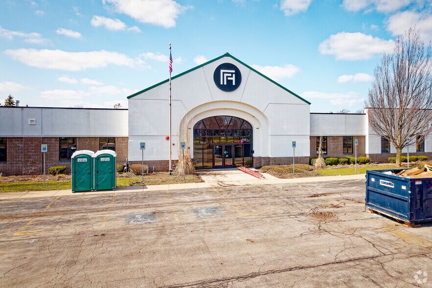 Primary Photo Of 150 Bellwood Dr, Rochester Office For Sale