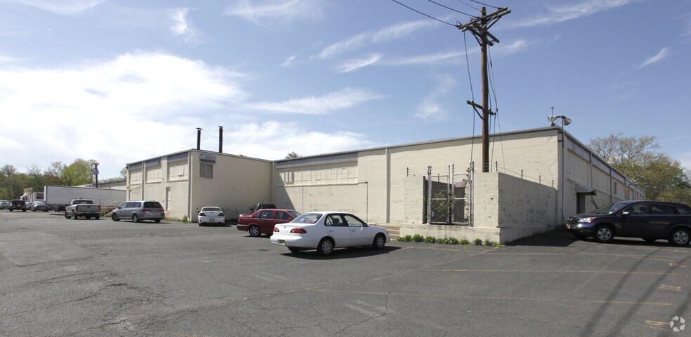 More Photos Of 40 Boright Ave, Kenilworth Warehouse For Lease