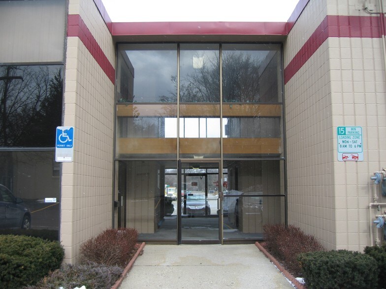 More Photos Of 3060 Packard Rd, Ann Arbor Medical For Lease