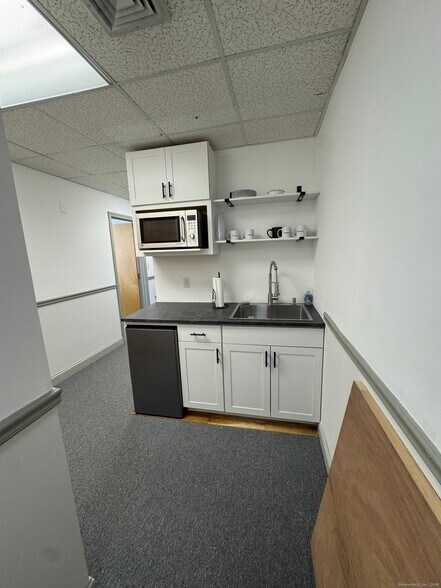 More Photos Of 2257 Silas Deane Hwy, Rocky Hill Office For Sale