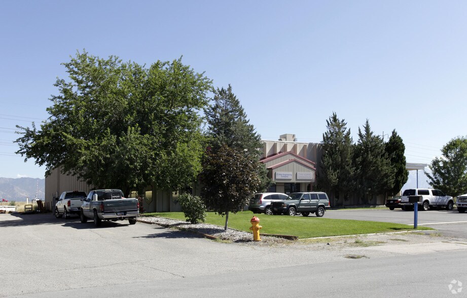 More Photos Of 875 S Chestnut St, Salt Lake City Warehouse For Lease