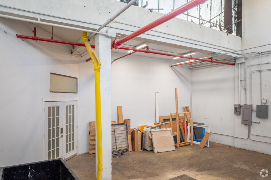 More Photos Of 3850 W Cortland St, Chicago Manufacturing For Sale