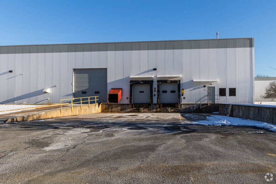 More Photos Of 201 Elizabeth St, Bordentown Warehouse For Lease