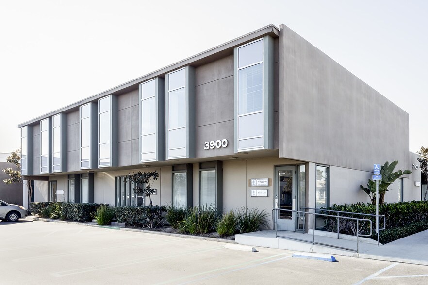 More Photos Of 3900 Birch St, Newport Beach Office For Lease