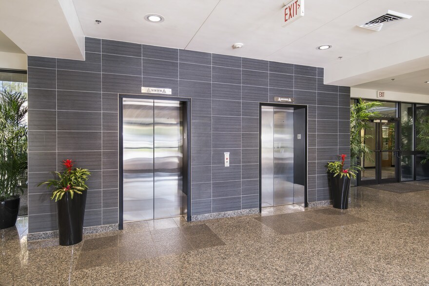 More Photos Of 8701 N MoPac Expy, Austin Office For Lease