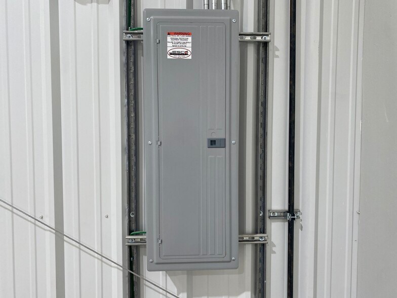 More Photos Of 7605 NW 79th Pl, Oklahoma City Industrial For Lease