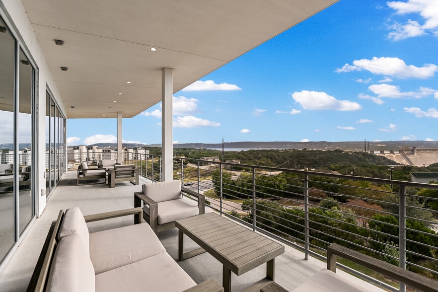 More Photos Of 4229 North FM 620, Austin Flex For Sale