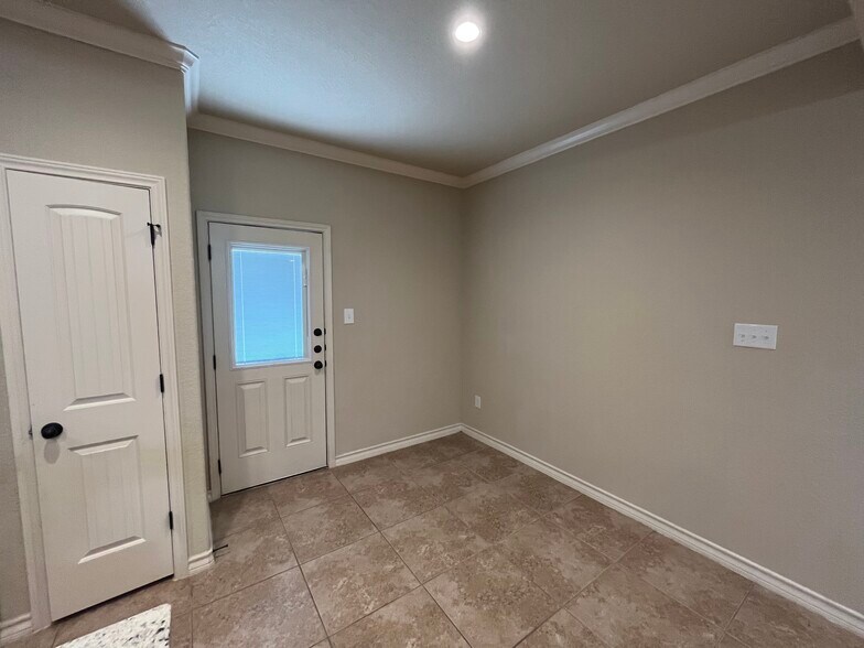 More Photos Of 6414 Luglio Ln, San Antonio Apartments For Sale