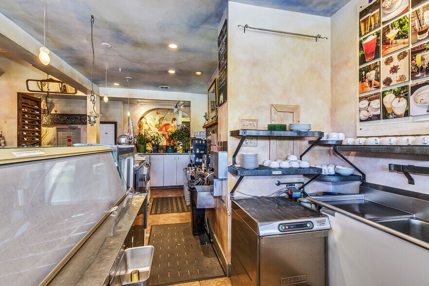 More Photos Of 3401-3405 S Lyndale Ave, Minneapolis Storefront Retail Residential For Sale