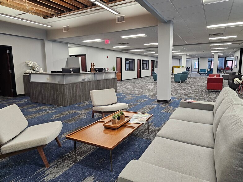 More Photos Of 222 3rd Ave SE, Cedar Rapids Office For Lease
