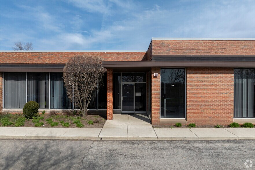 More Photos Of 4100-4128 N Nashville Ave, Chicago Light Manufacturing For Lease