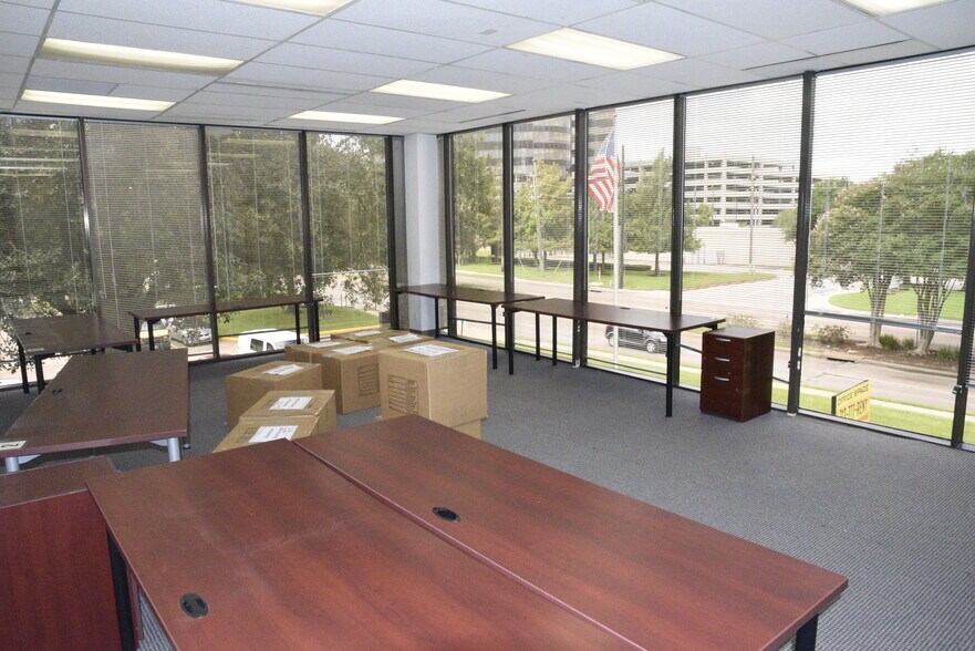 More Photos Of 16770 Imperial Valley Dr, Houston Office For Lease