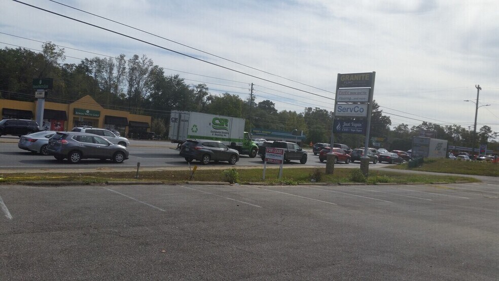 More Photos Of 2370-2380 Capital Cir NE, Tallahassee Storefront For Lease