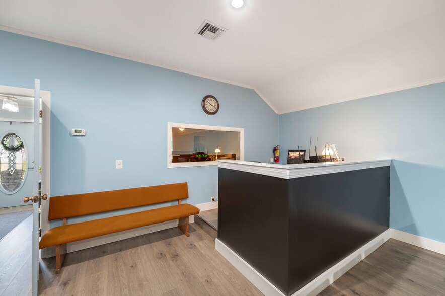 More Photos Of 17457 US-331, Freeport Specialty For Sale