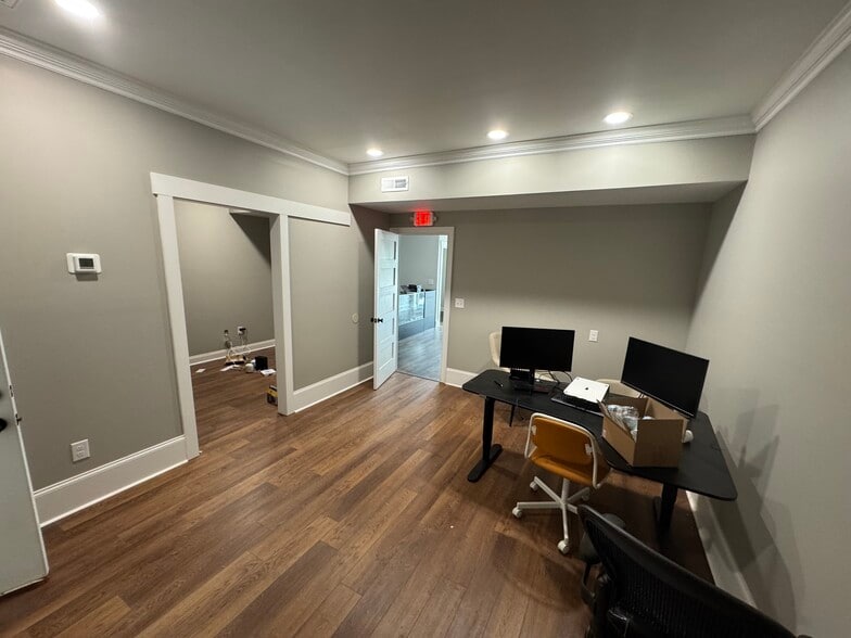 More Photos Of 2589 E Phillips Rd, Greer Warehouse For Lease