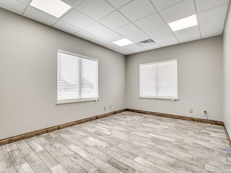 More Photos Of 15121 Traditions, Edmond Office For Lease
