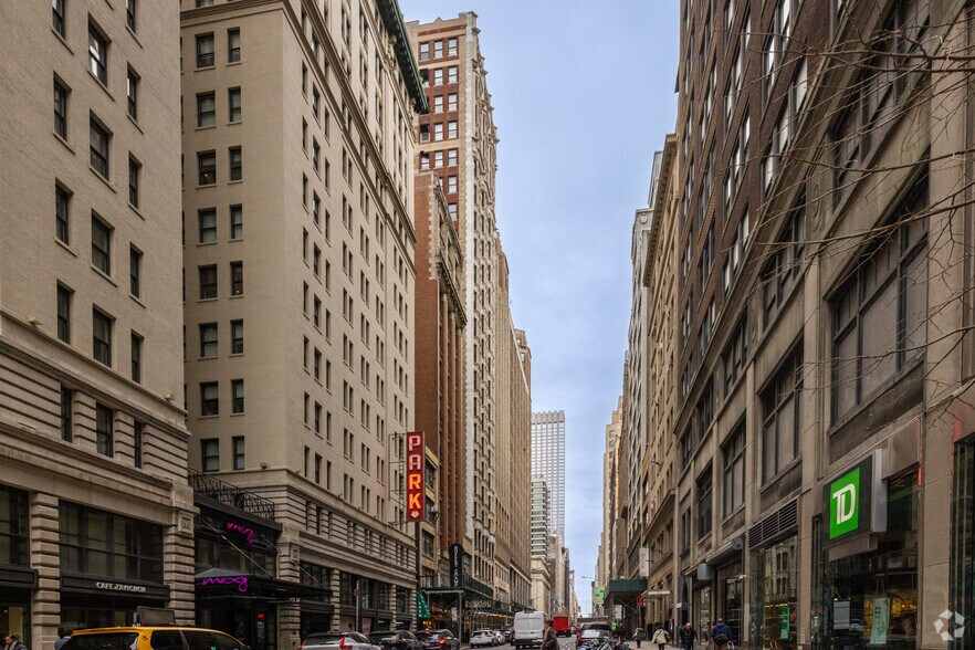 More Photos Of 141 W 36th St, New York Office For Lease