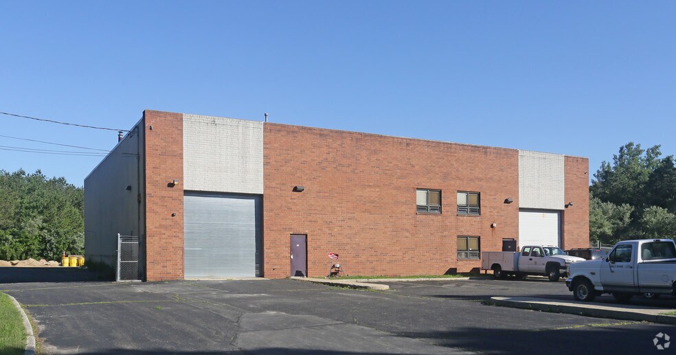 Primary Photo Of 124 Sills Rd, Yaphank Warehouse For Sale