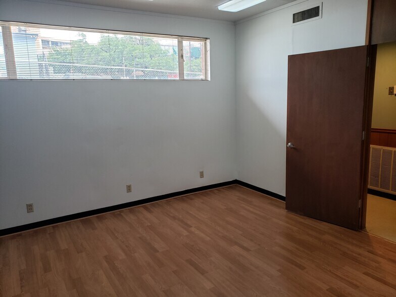 More Photos Of 2911 Medical Arts St, Austin Medical For Lease