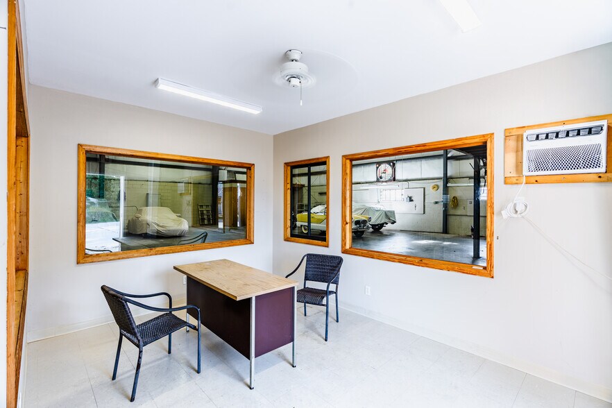 More Photos Of 925 13th Ln, Vero Beach Warehouse For Sale