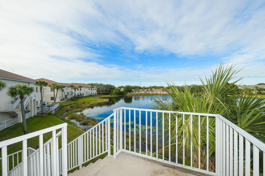 More Photos Of 842 Sunset Lake Blvd, Venice Medical For Sale