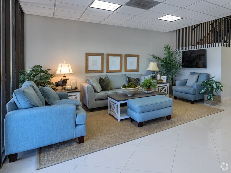 More Photos Of 3100 S University Blvd, Jacksonville Medical For Lease